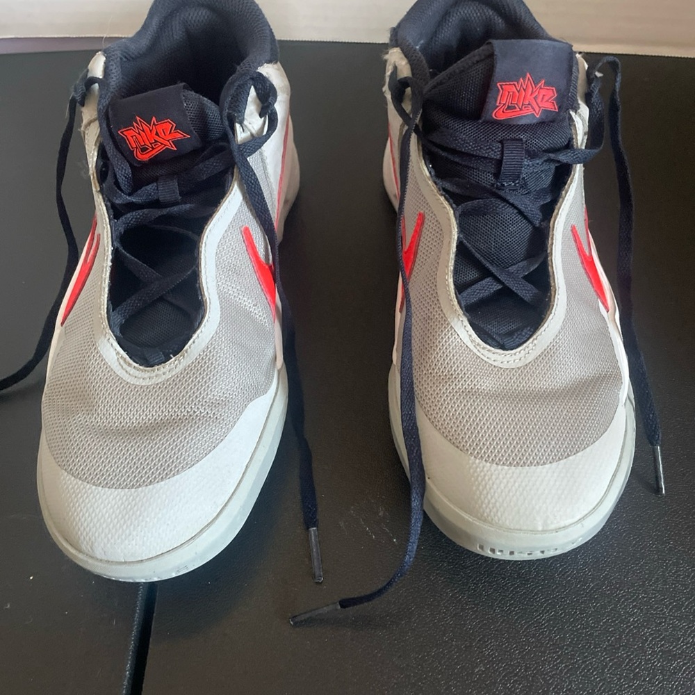 Nike Team Hustle Size 6.5 Y CW6735-006 Nike Kids Shoes - Gray and Red